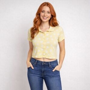 Vintage Y2K Rue21 style crop top flower butter yellow